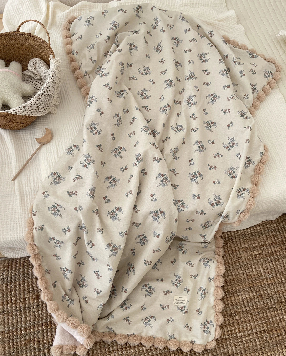 Warm Winter Blanket Newborn Baby Cover Floral Comforting Quilt Pompom Children's Stroller Seat Blankets Baby Bedding Swaddle