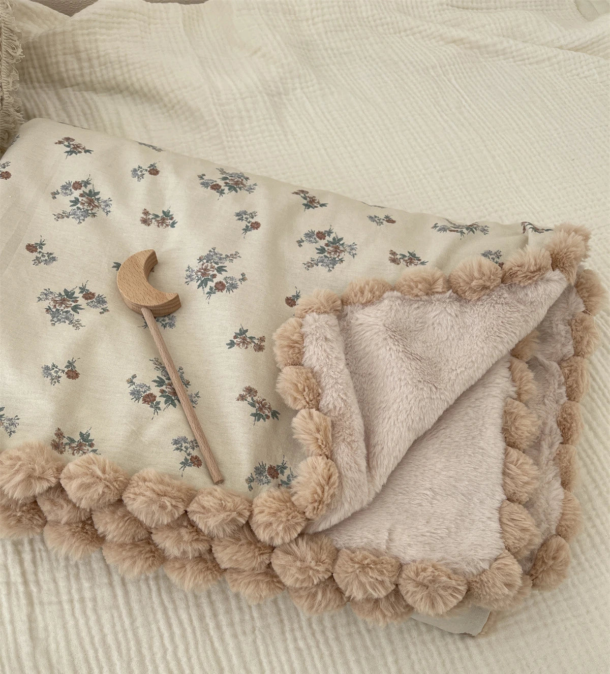 Warm Winter Blanket Newborn Baby Cover Floral Comforting Quilt Pompom Children's Stroller Seat Blankets Baby Bedding Swaddle