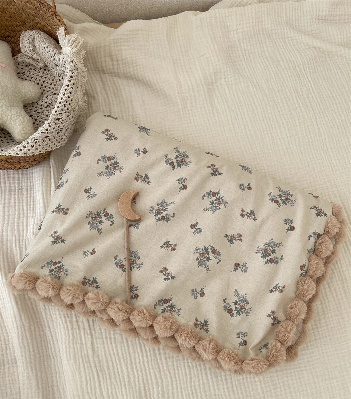 Warm Winter Blanket Newborn Baby Cover Floral Comforting Quilt Pompom Children's Stroller Seat Blankets Baby Bedding Swaddle