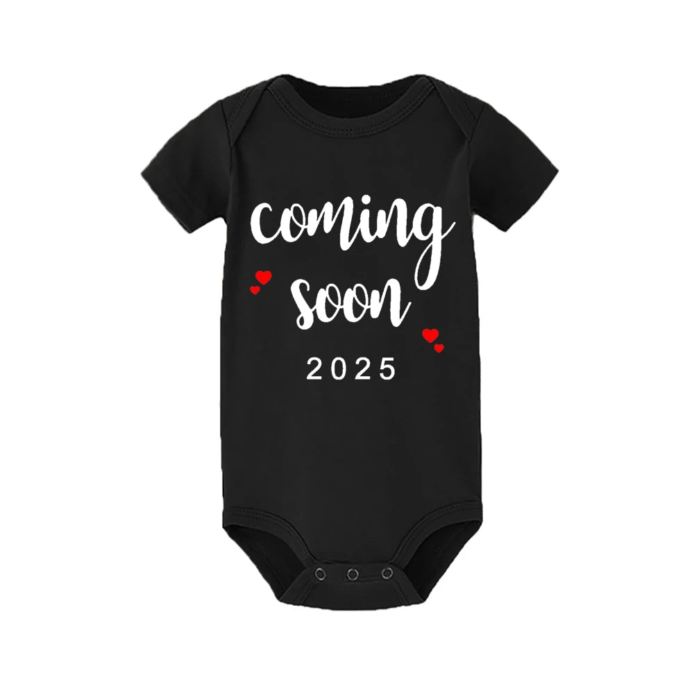 Baby Announcement Coming Soon 2025 Newborn Baby Romper Summer Boys Girls Bodysuit Body Pregnancy Reveal Clothes Toddler Jumpsuit