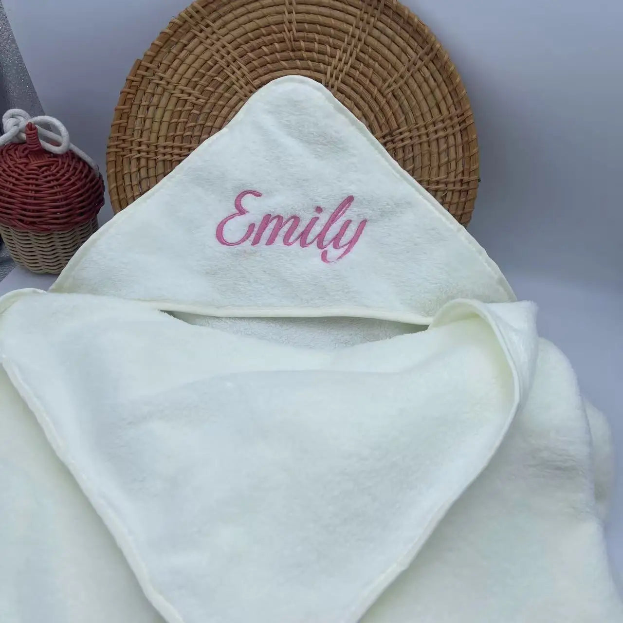 Newborn Hooded Cloak Wearable Personalized Name Baby Bath Towel for Infant Quick-Drying Coral Velvet Robe Cape