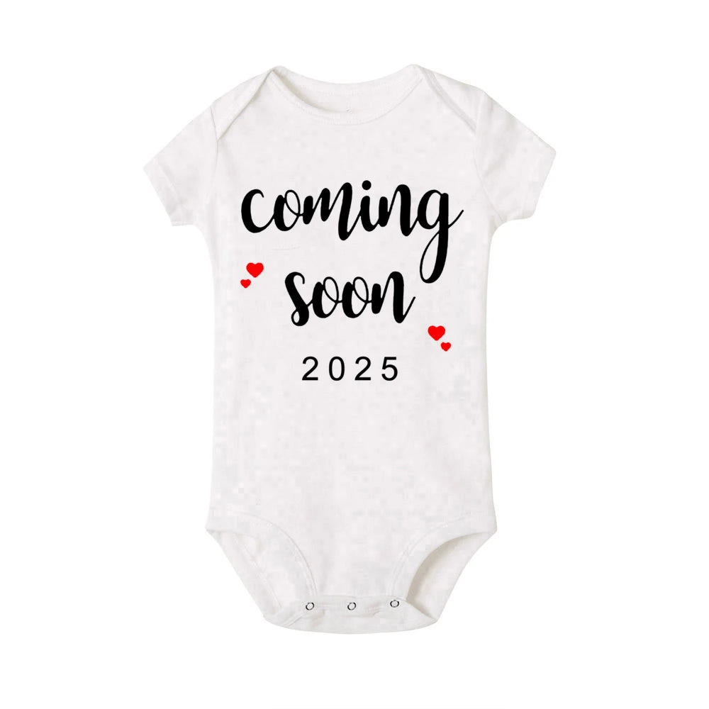 Baby Announcement Coming Soon 2025 Newborn Baby Romper Summer Boys Girls Bodysuit Body Pregnancy Reveal Clothes Toddler Jumpsuit